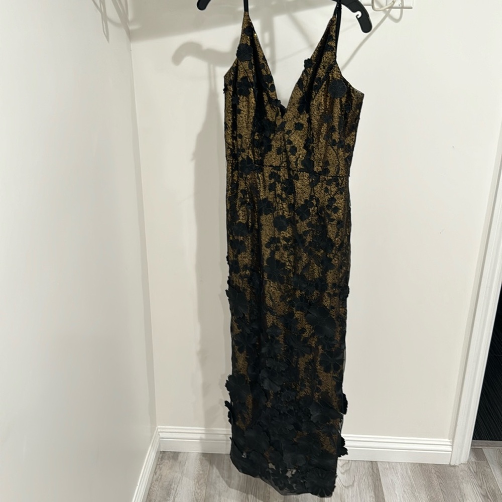 Helsi beautiful gold and black gown. Size Large. Worn once